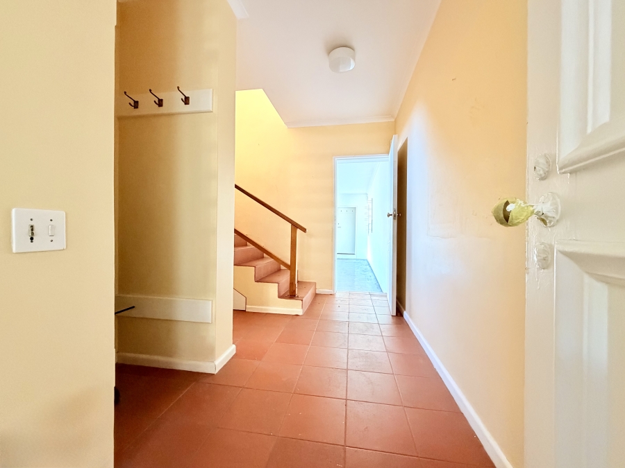 4 Bedroom Property for Sale in Voelklip Western Cape